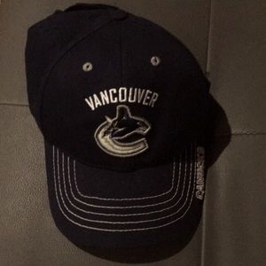 Canucks hat